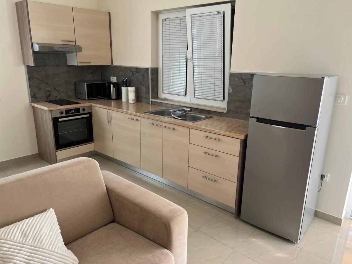 Apartmani Nina I Niko Ugljan Habitación foto